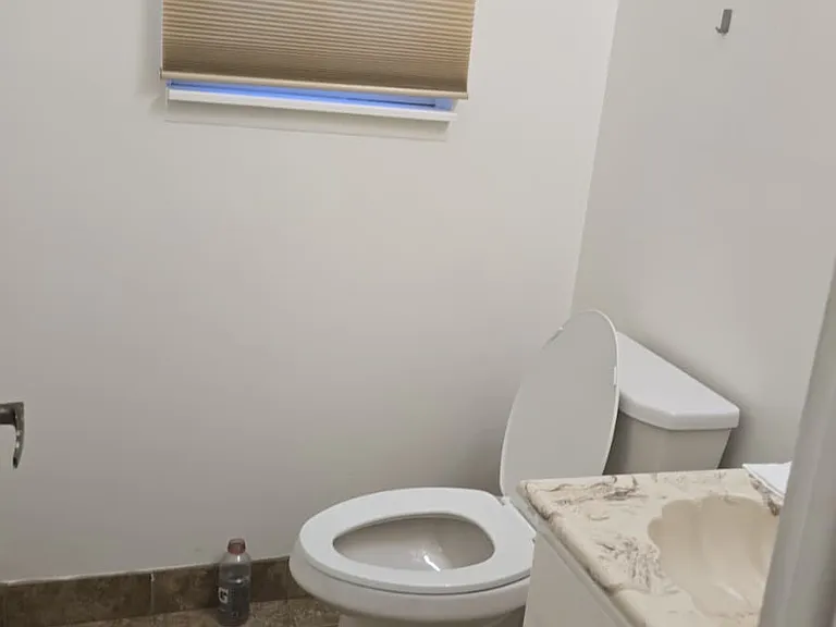 1/2 bathroom