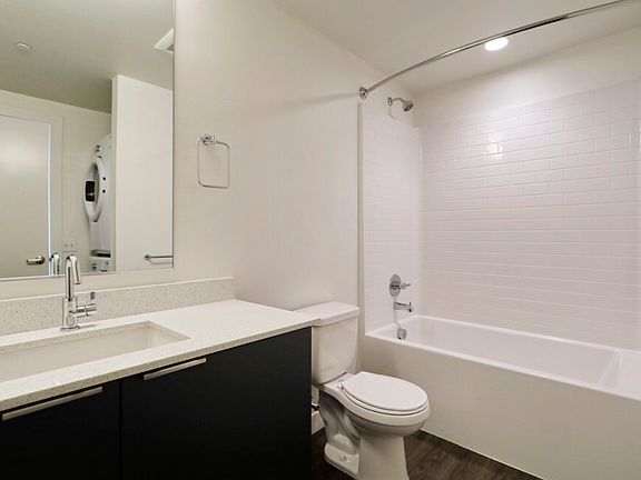 4th image of 840 E Denny Way #203