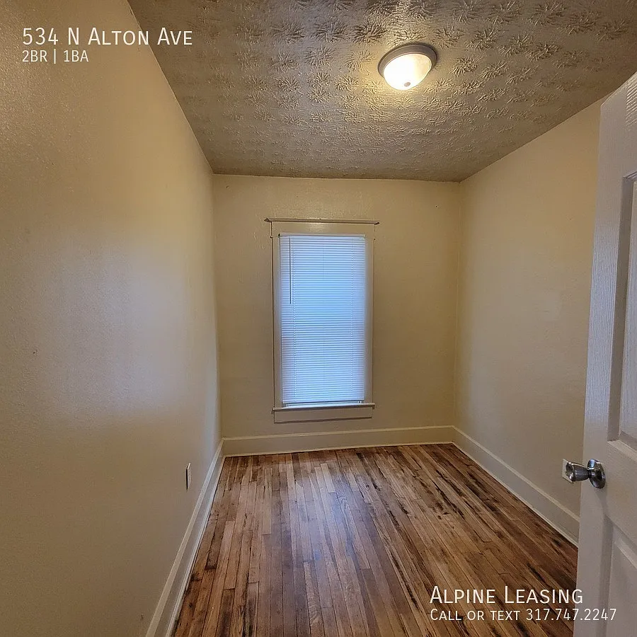 2/1 West Side Home! — Photo 2