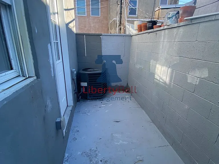 208 McClellan St — Photo 16