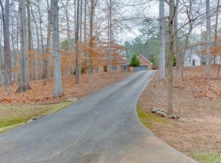 61 Hunters Way, Hoschton, GA 30548