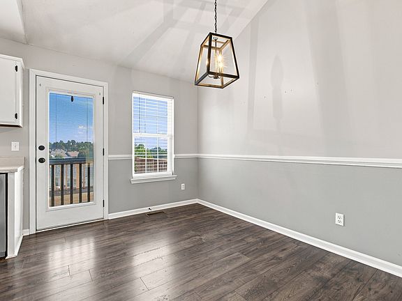 5th image of 538 Summit Way