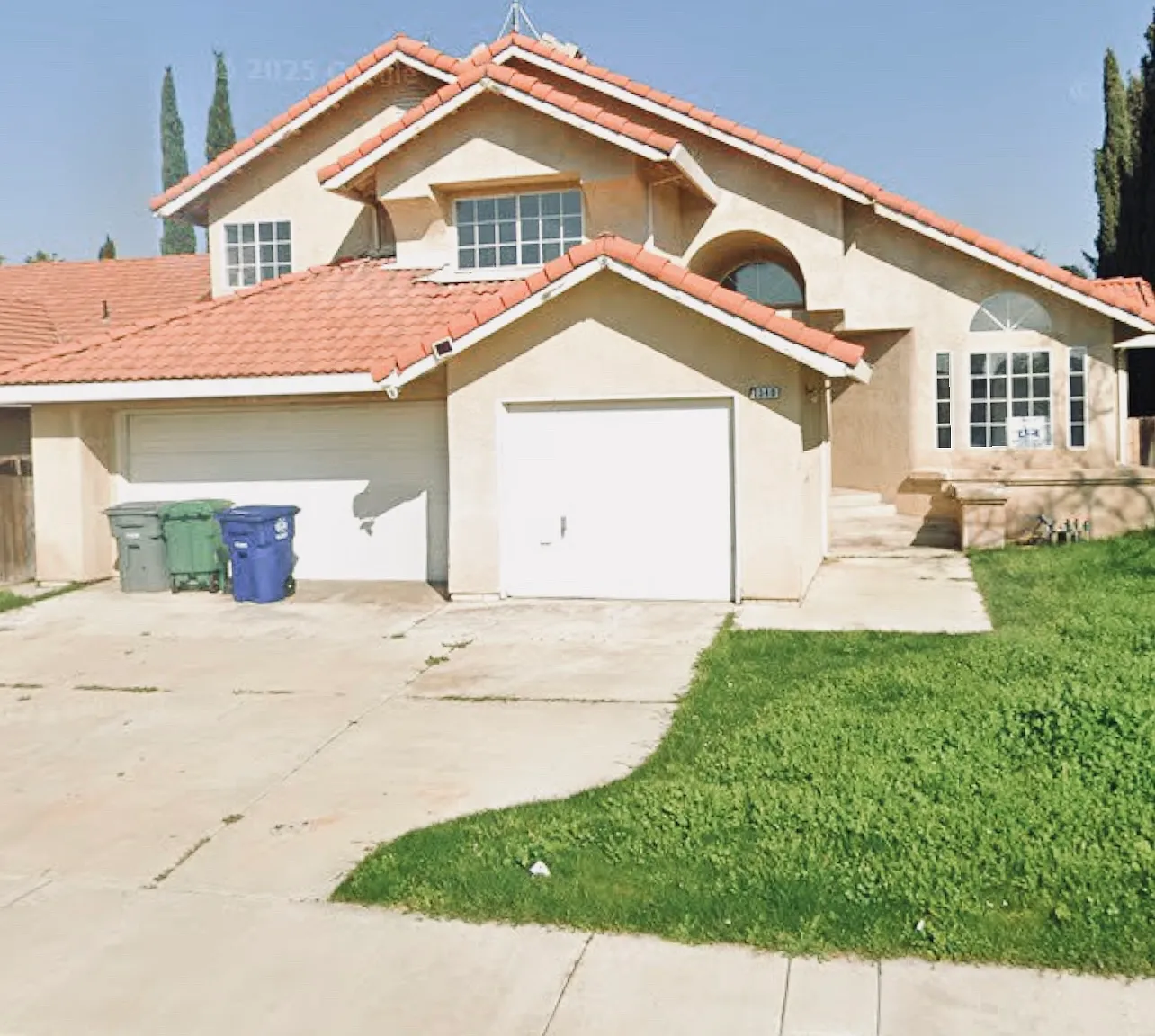 4 bed, 2427 sqft, $2,500 — Photo 1