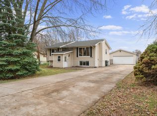 1871 Irene Rd, Sandwich, IL 60548