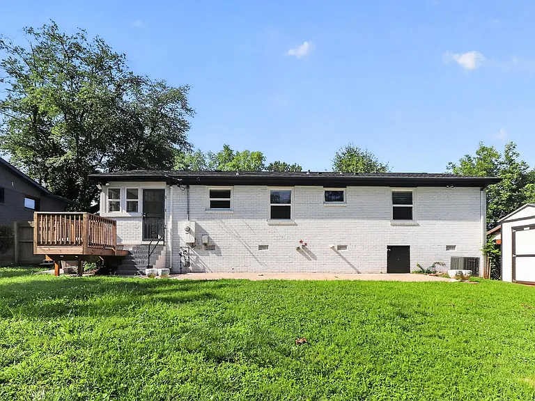 3945 Winfield Dr — Photo 17