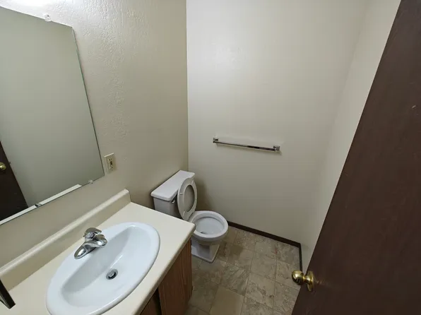 2121 Plaza Dr W, Clio, MI 48420