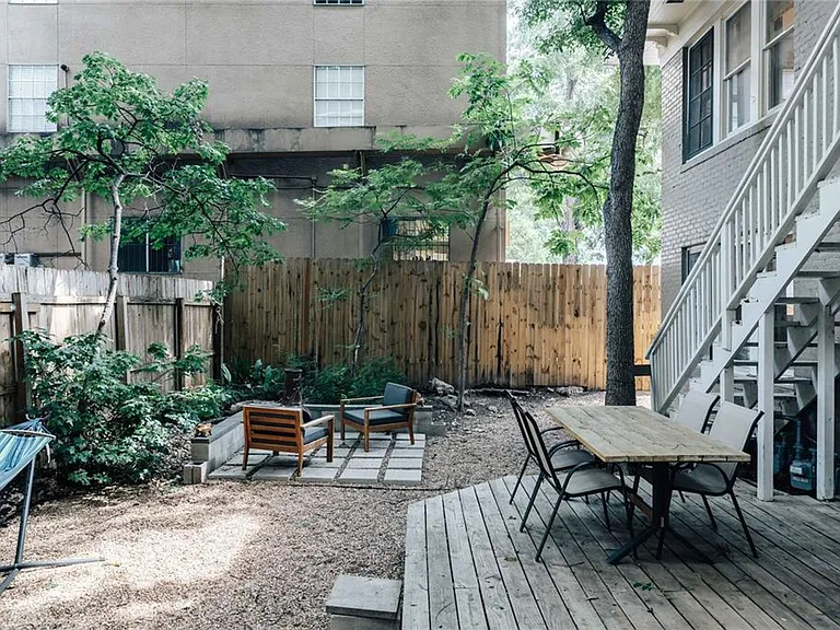 2623 Salado St #B — Photo 24