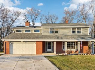 16000 W Monterey Dr, New Berlin, WI 53151