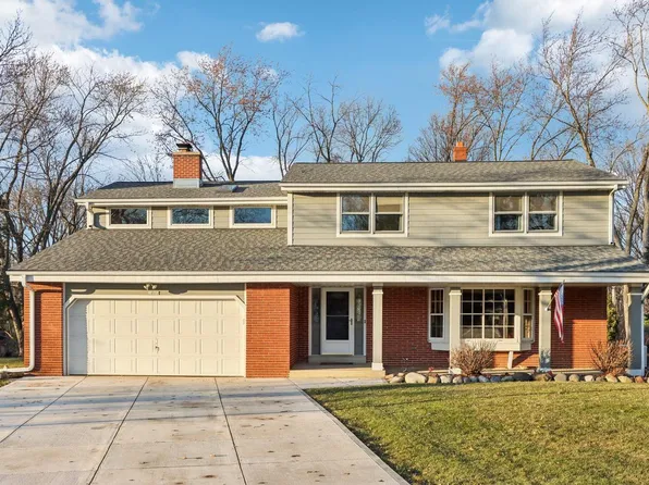 16000 West Monterey DRIVE, New Berlin, WI 53151