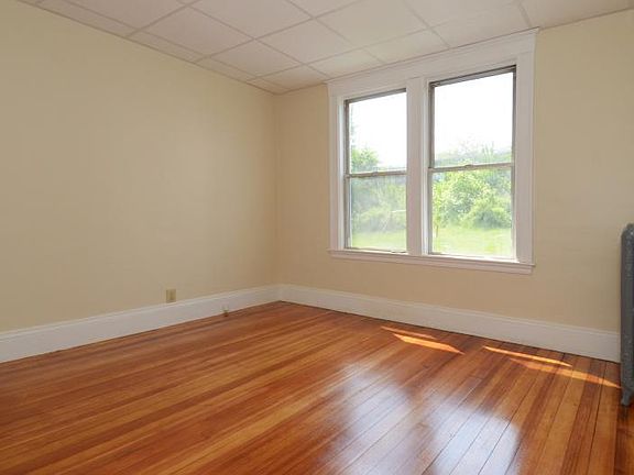 3rd image of 271 Crescent Ave #1H