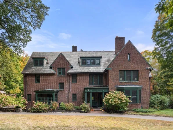341 Highland St, Milton, MA 02186