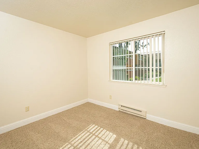 Peppertree Apartments — Photo 16
