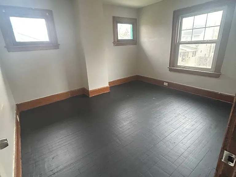 9520 Marah Ave — Photo 2
