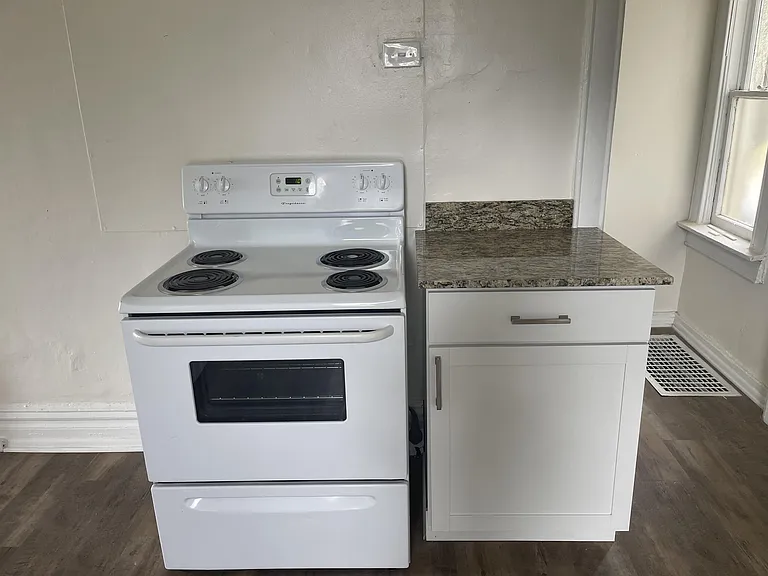 742 N 300 W — Photo 14