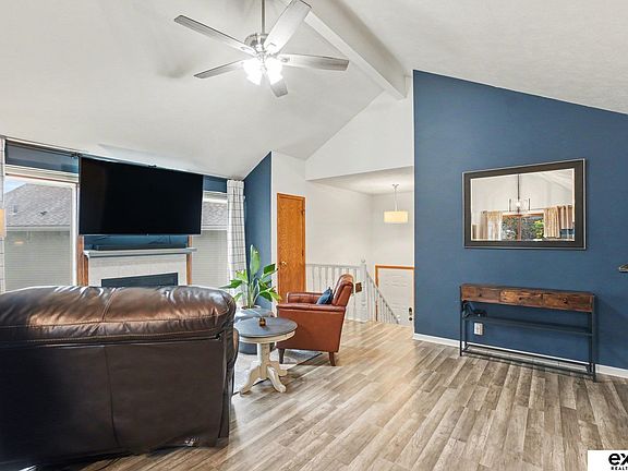 4th image of 6733 S 153rd Cir