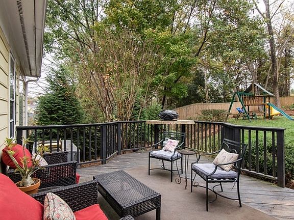 4th image of 4626 Meadowridge Dr
