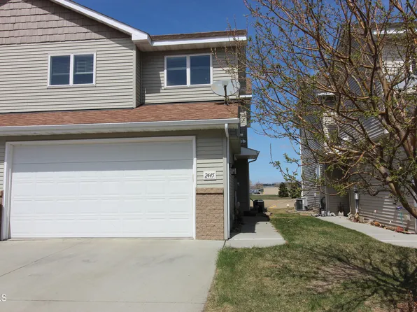 2445 Water Park Loop SE, Mandan, ND 58554