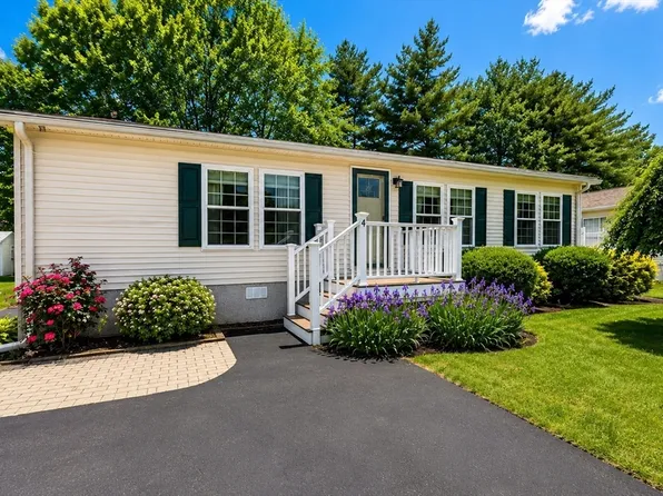 4 Trailwood Dr, Bridgewater, MA 02324