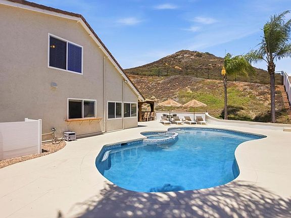 4th image of 12388 Reata Ct