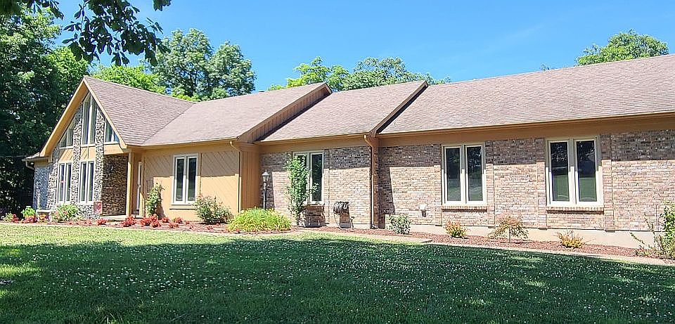 1st image of 138 Carrington Ct