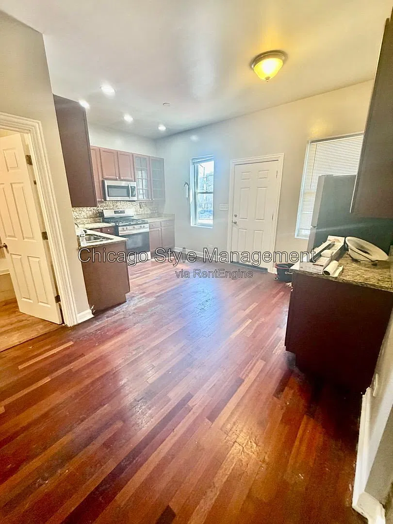 4 bed, 3.0 bath, $2,500 — Photo 3