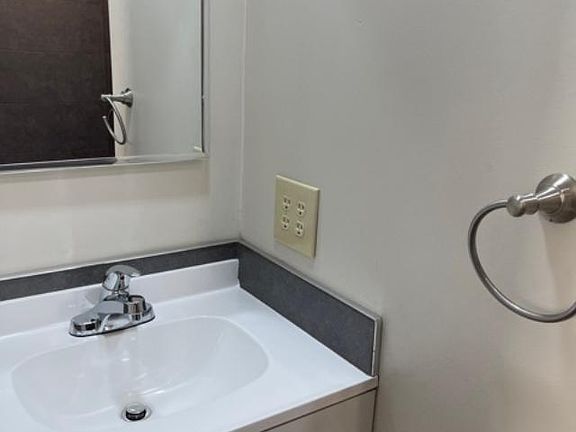 5th image of 7217 Bondhaven Dr