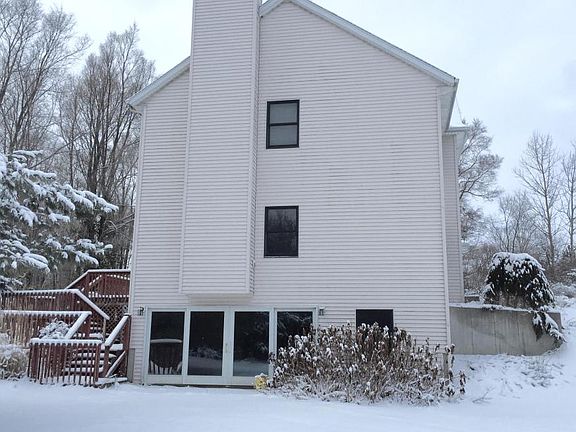 4th image of 10010 Eaglewood Ct NE