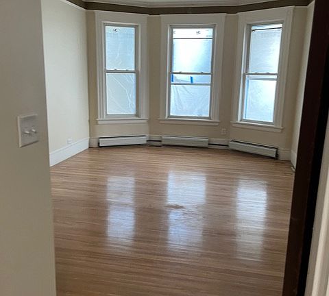 5th image of 659 Southbridge St Unit 1