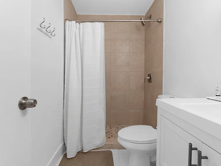 1428 NE 2nd Ave #1 — Photo 9