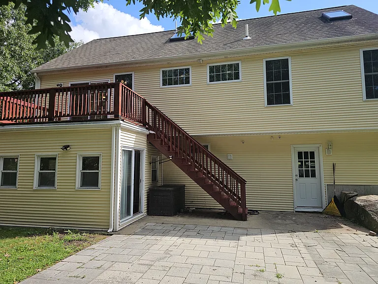 202 Falls Blvd — Photo 37