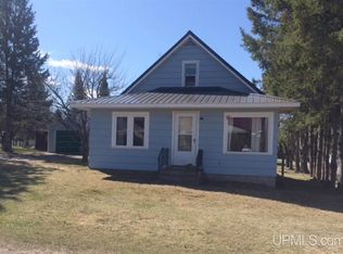 1675 W Buckholz St, Iron River, MI 49935