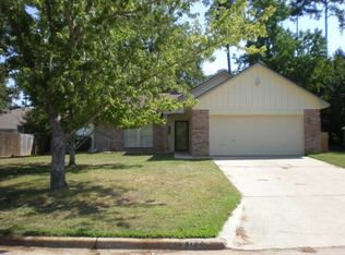 403 Tracey Ave, Wake Village, TX 75501