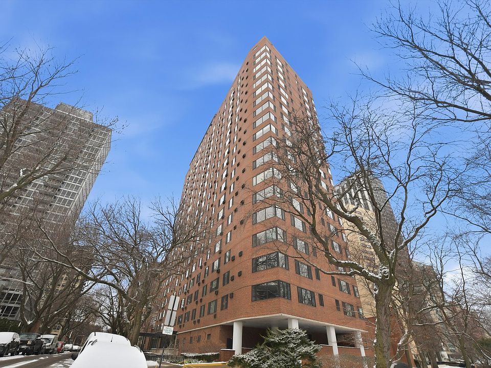 1st image of 3100 N Lake Shore Dr APT 301