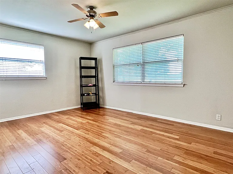 3421 Dartmoor Dr — Photo 15