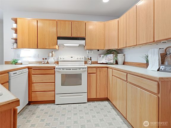2nd image of 260 Dolphin Avenue NE