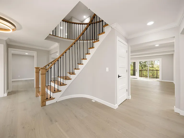 5240 Clarendon Crest St — Photo 5