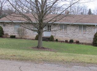 421 Randall Dr, New Castle, PA 16105