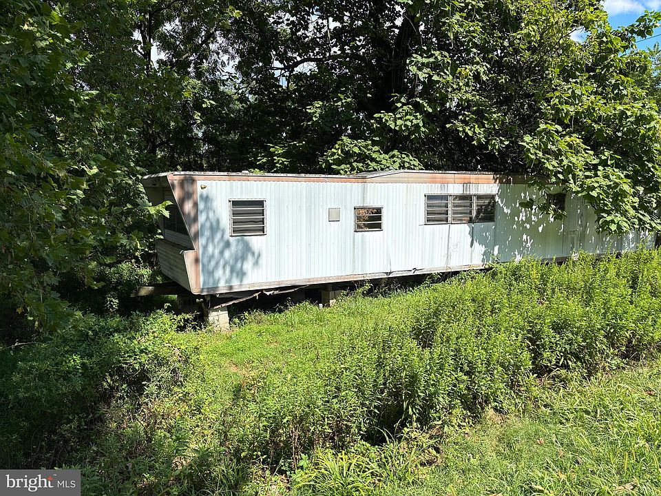 2nd image of 304 Fairview Rd