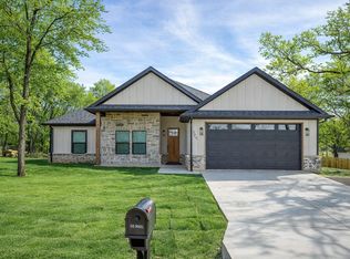 725 Haynie Dr, Runaway Bay, TX 76426