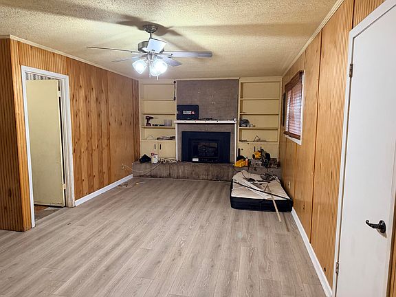 3rd image of 60116 Seminole Rd