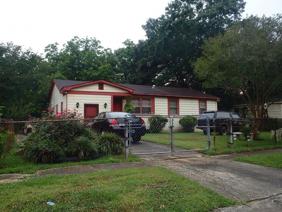 2nd image of 1714 Marengo Dr