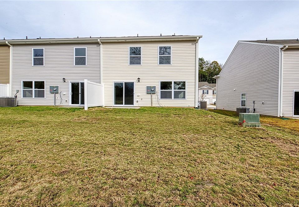 2nd image of 208 Oakmont Valley Trl