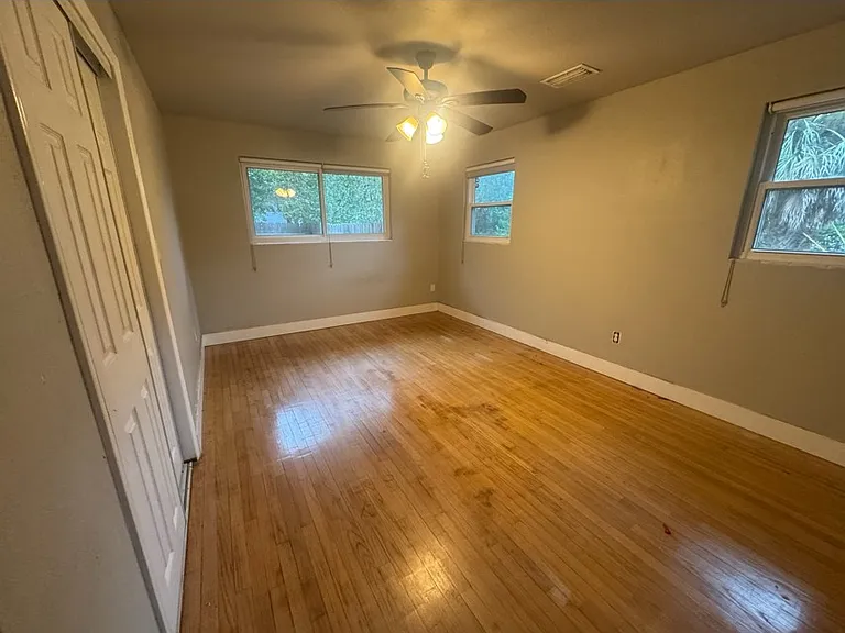 3705 SW 6th Pl — Photo 14