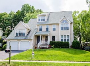 13752 Cabells Mill Dr, Centreville, VA 20120