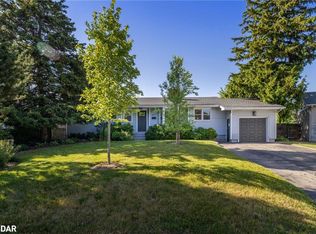 247 Elmhurst Cres, Burlington, ON L7L2A5