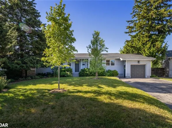 247 Elmhurst Cres, Burlington, ON L7L 2A5