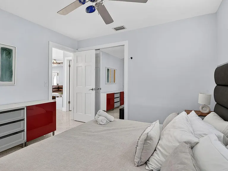1123 SE 2nd Ave — Photo 10