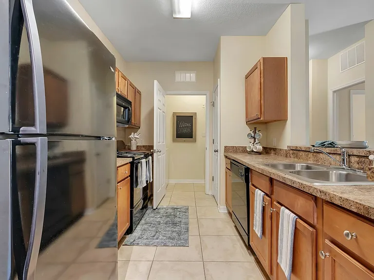 West 10 — Photo 41