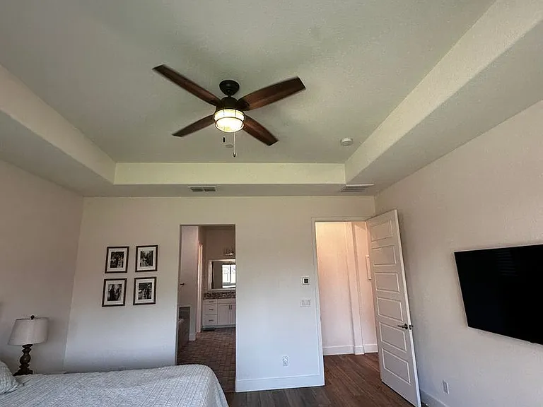 2305 Banks Dr — Photo 24