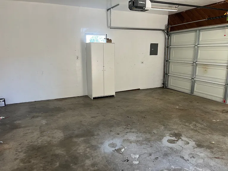 1095 S Magnolia Ave — Photo 15